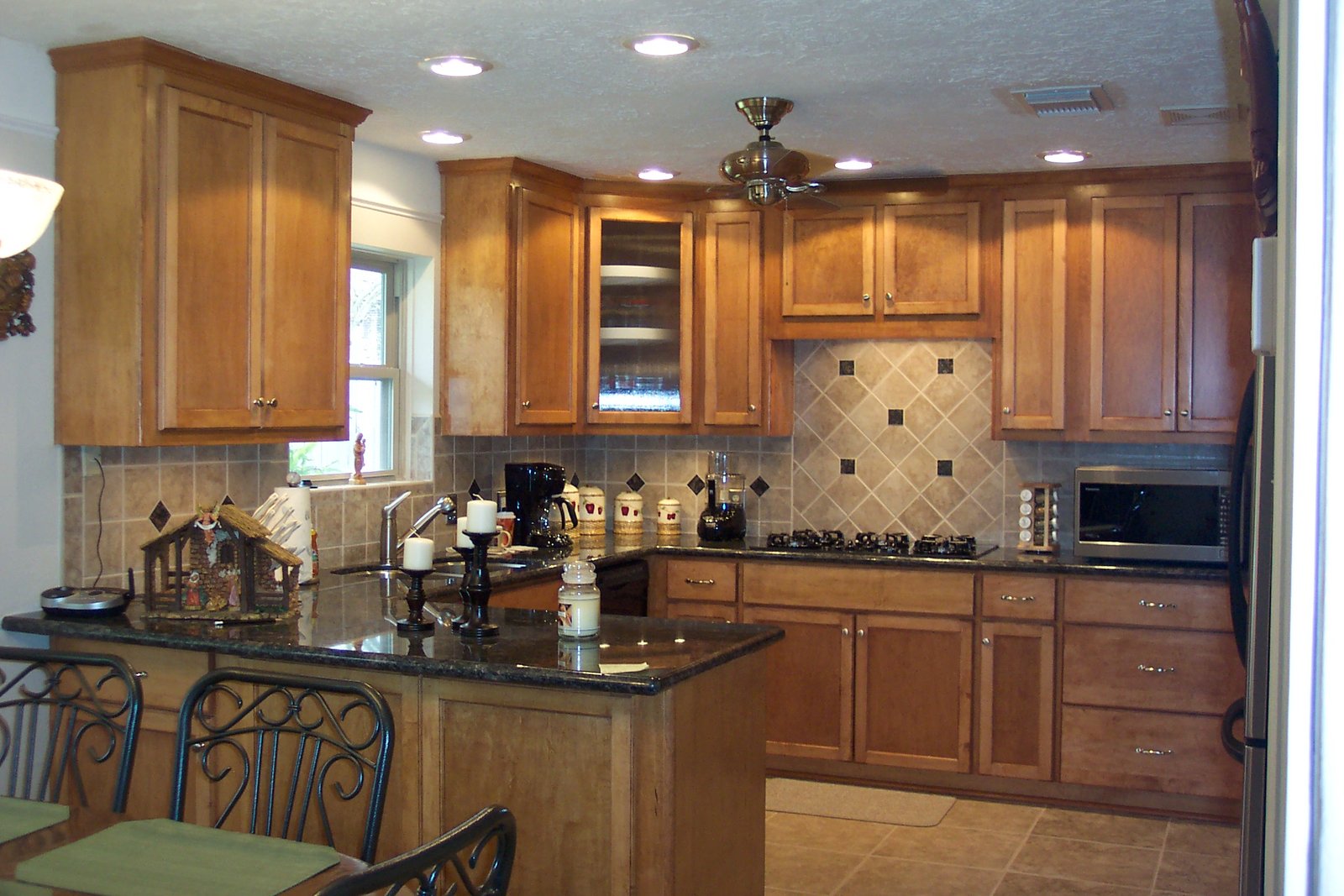  Kitchen Cabinet Remodel Ideas for Small Space