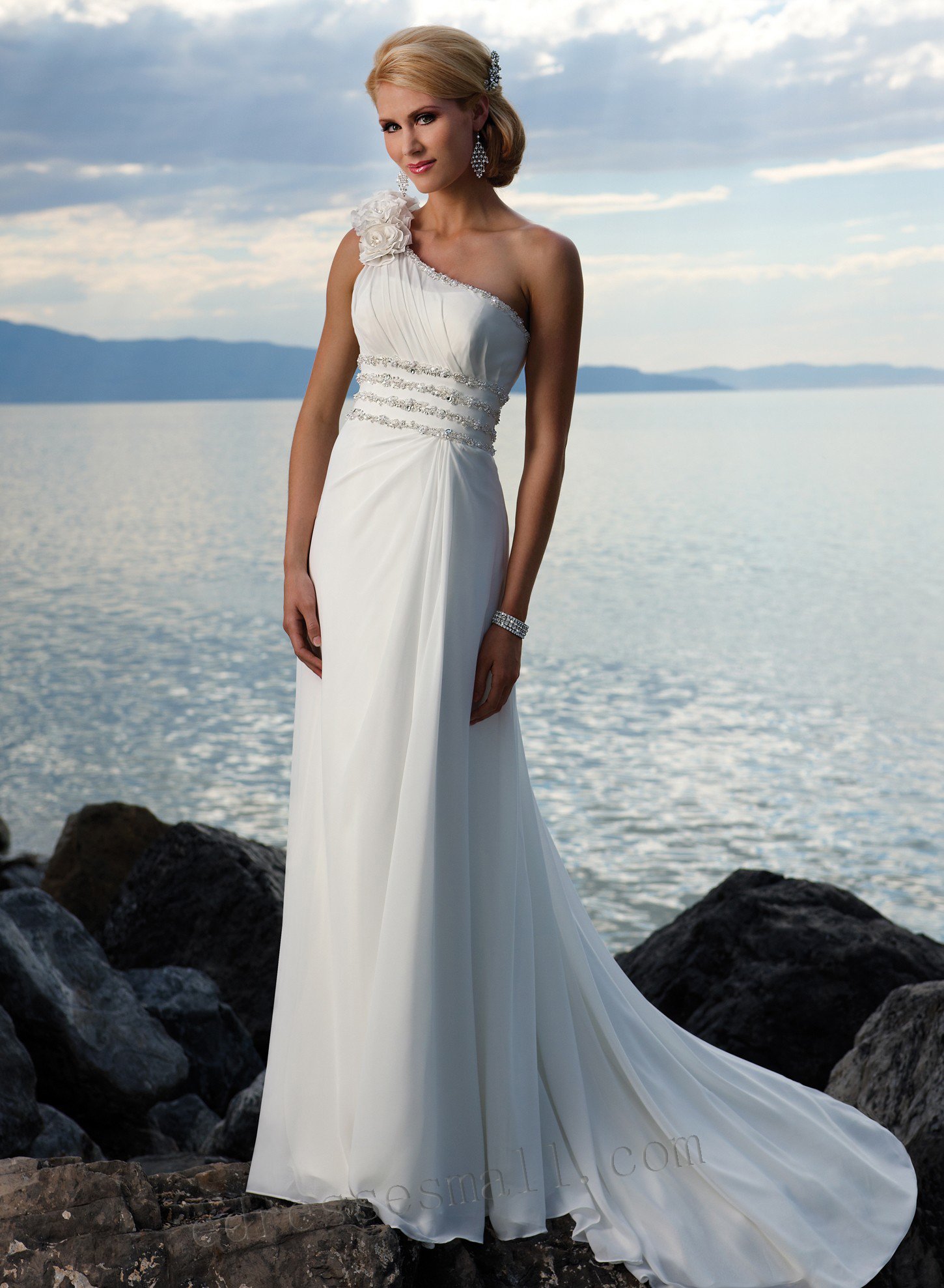 20 Unique Beach Wedding Dresses For A Romantic Beach Wedding MagMent