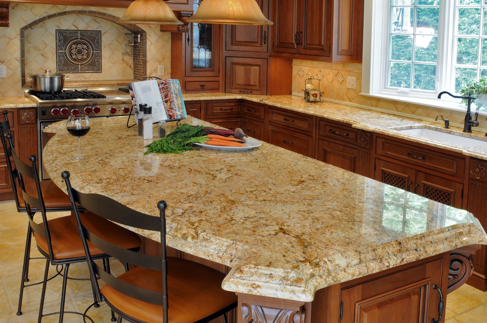 Kitchen Island Designs Pictures & Photos