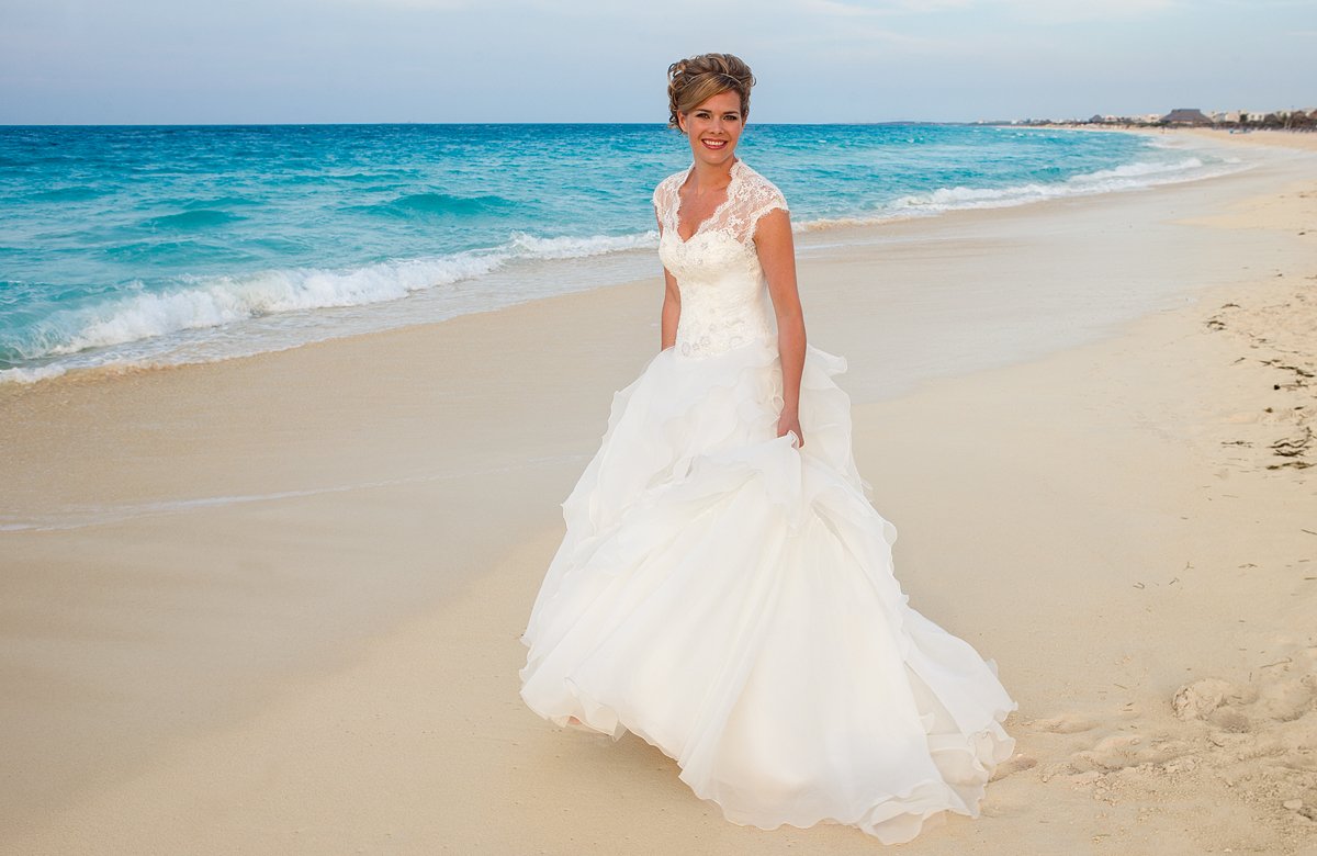 wedding gowns for beach ceremony
