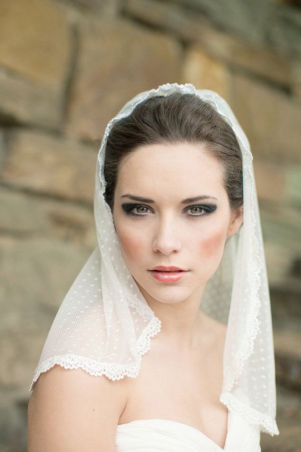 20 Romantic Winter Wedding Hairstyles Ideas - MagMent