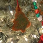 25 Ideas To Make Candy Christmas Ornaments