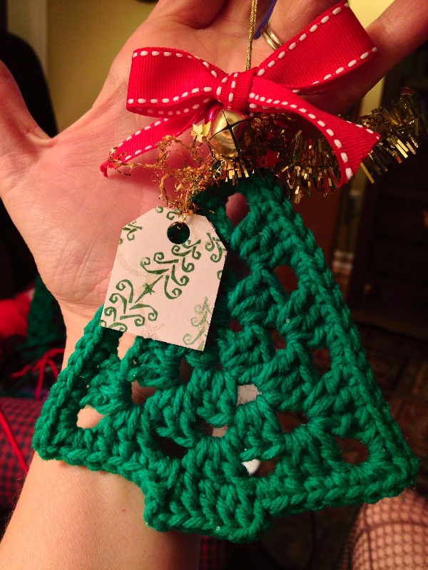 30 Colorful Knitted Christmas Ornaments Ideas  MagMent