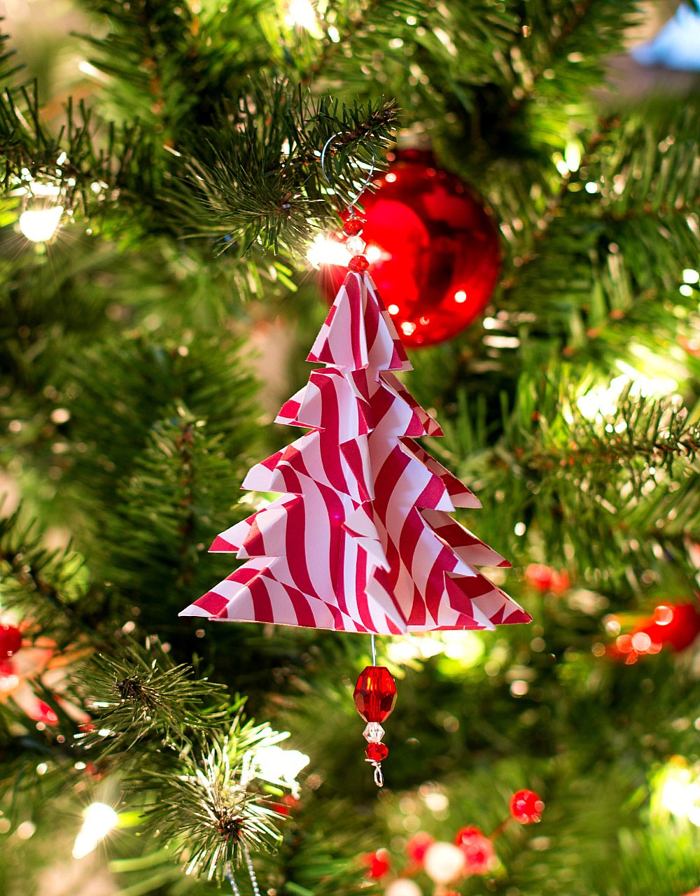 25 Easy Paper Christmas Ornaments You Can Make at Home  MagMent