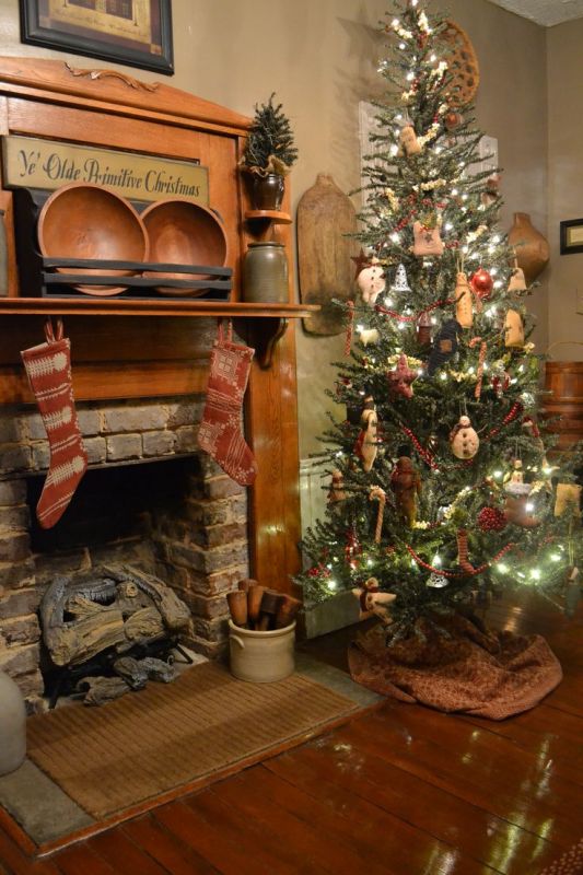 25 Beautiful Primitive Christmas Tree Decorations Ideas