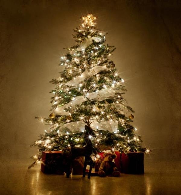 30 Elegant Christmas Tree Decorations Ideas For Coming Holiday - MagMent