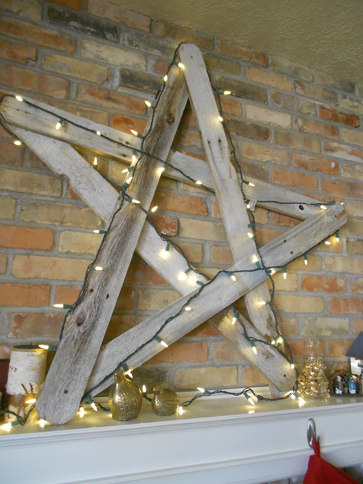 30 Cheerful and Cute Rustic Christmas Crafts Ideas - MagMent