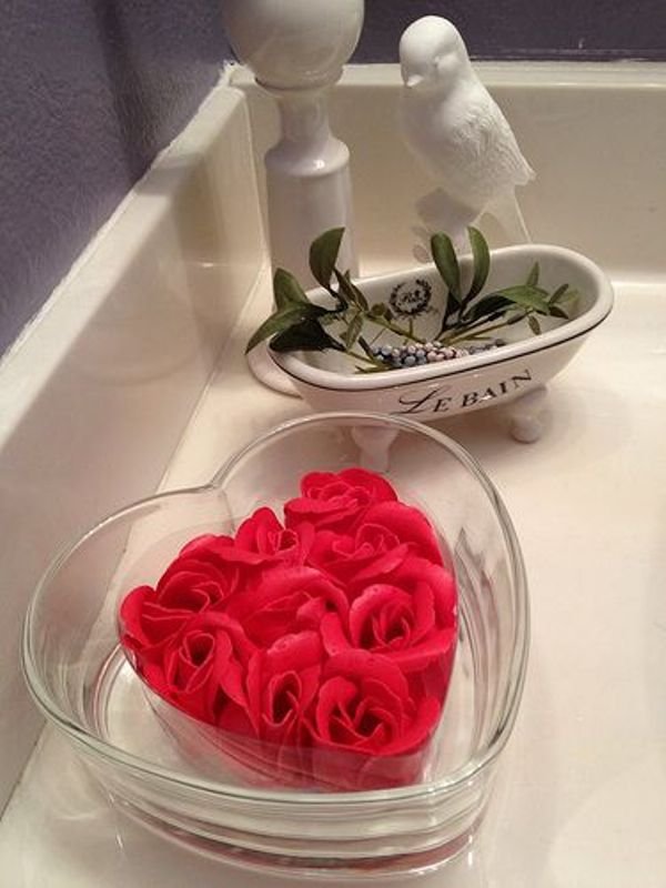 25 Amazing Dollar Tree Valentines Decorations Ideas - MagMent